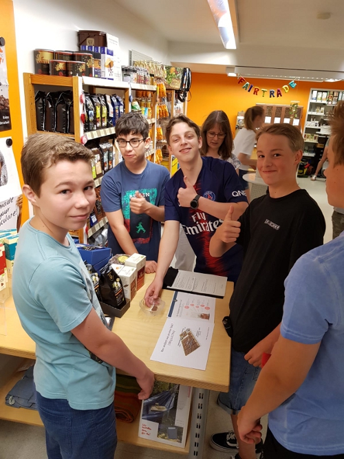 files/Fotos/Seminar/Erdkunde/2019_Weltladen/4.jpg files/Fotos/Seminar/Erdkunde/2019_Weltladen/4.jpg